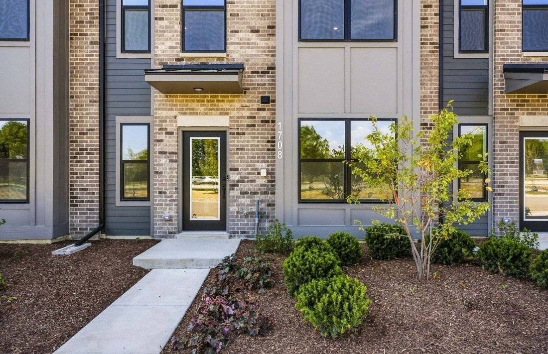 Townhouse in Naperville, Illinois, United States 1 - 18718808