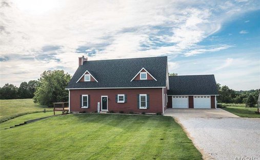 House in Hardin, Illinois, United States 1