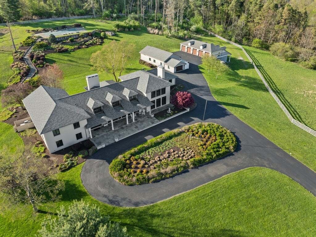 House in Ligonier, Pennsylvania, United States 1 - 18857445