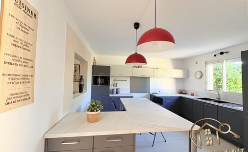 House in Peripherie, Saint-Georges-d'Orques, France 1