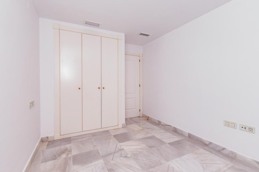 Apartment in Atalaya-Isdabe, Estepona, Andalusia 4 - 18857070
