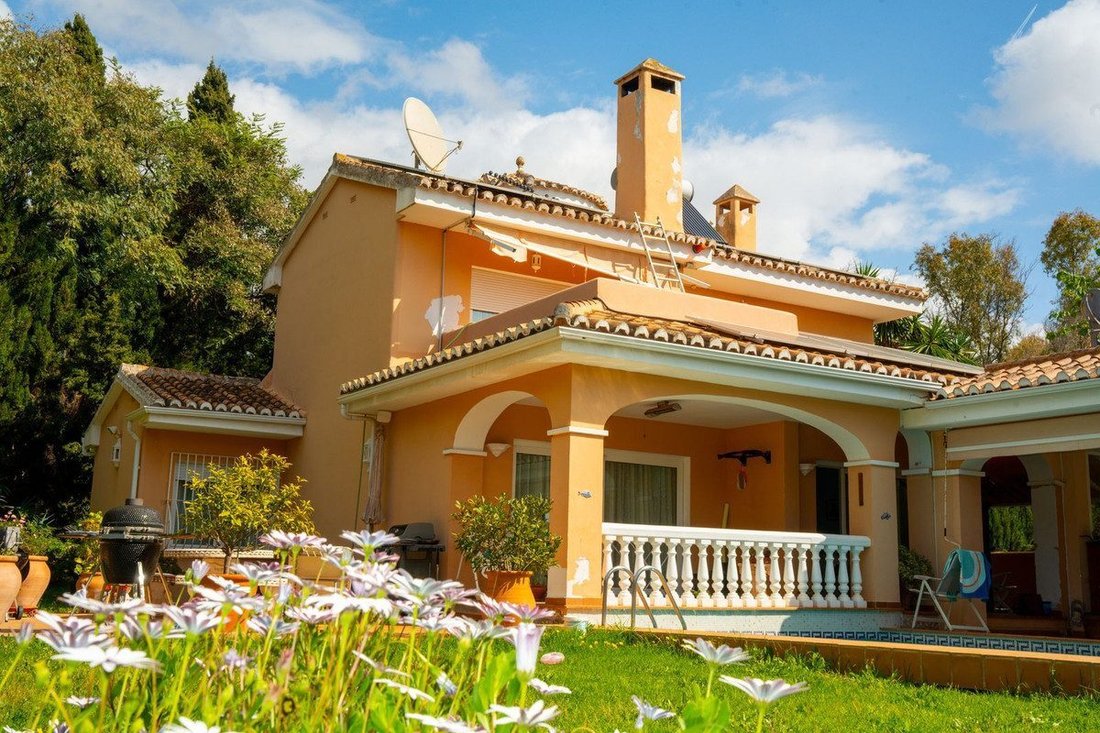 Villa à Elviria-Cabopino, Marbella, Espagne 2 - 18857391