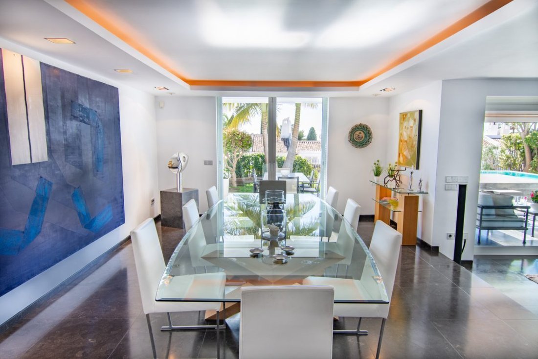 Villa in Nueva Andalucía, Marbella, Spanien 3 - 18862411
