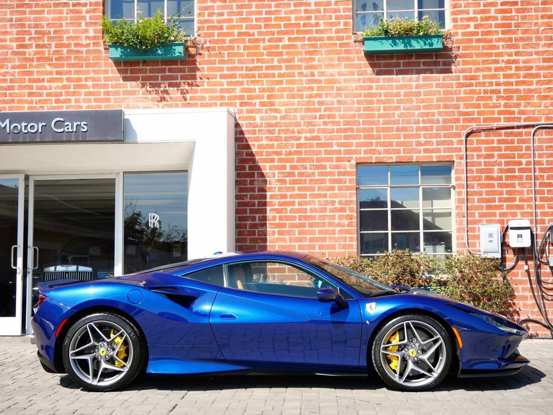 Coupe in Beverly Hills, CA, United States 4 - 18850296