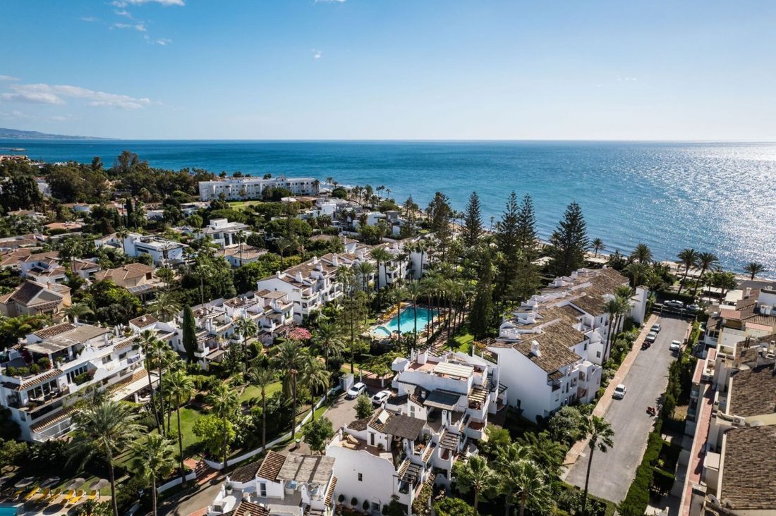 Apartment in San Pedro de Alcantara, Andalusia, Spain 1 - 18857059
