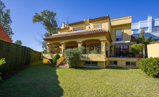 Villa in Guadalmina Alta, San Pedro de Alcantara, Spain 1