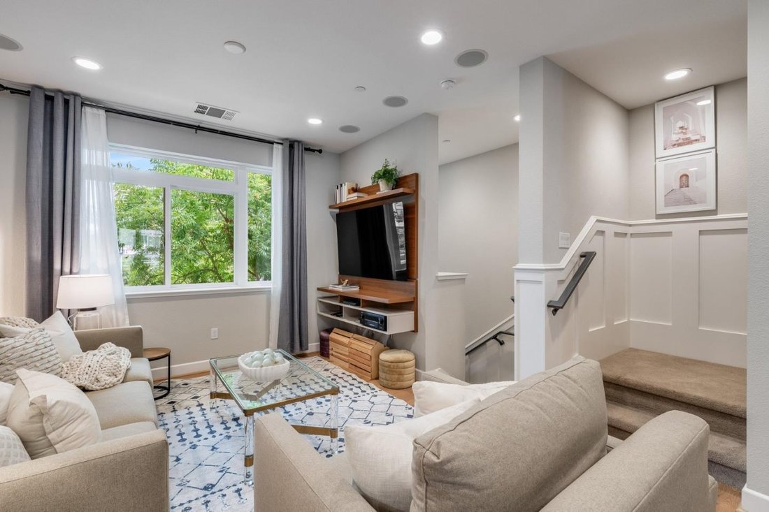 Condo in San Mateo, California, United States 2 - 18849819