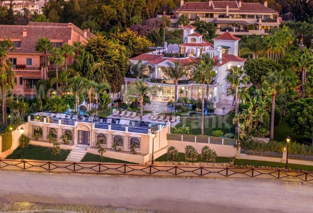 Villa in Puerto Banús, Marbella, Spanien 1 - 18862612