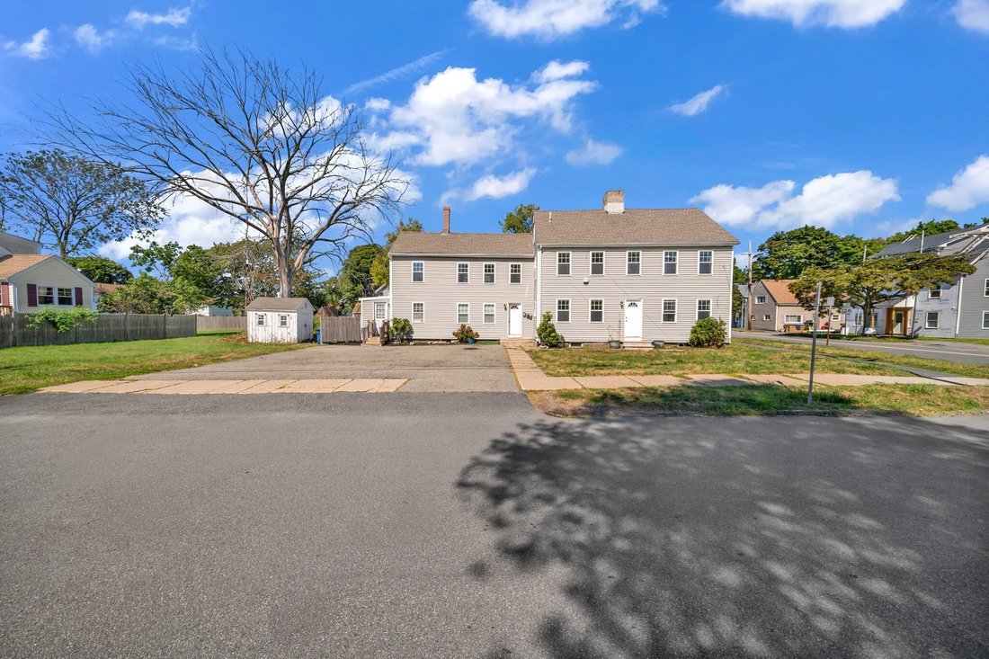 House in Danvers, Massachusetts, United States 2 - 18849221
