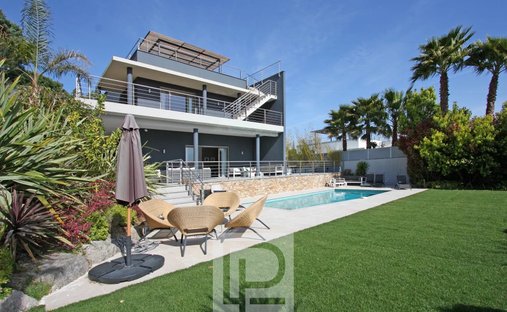 House in Cannes, Provence-Alpes-Côte d'Azur, France 1