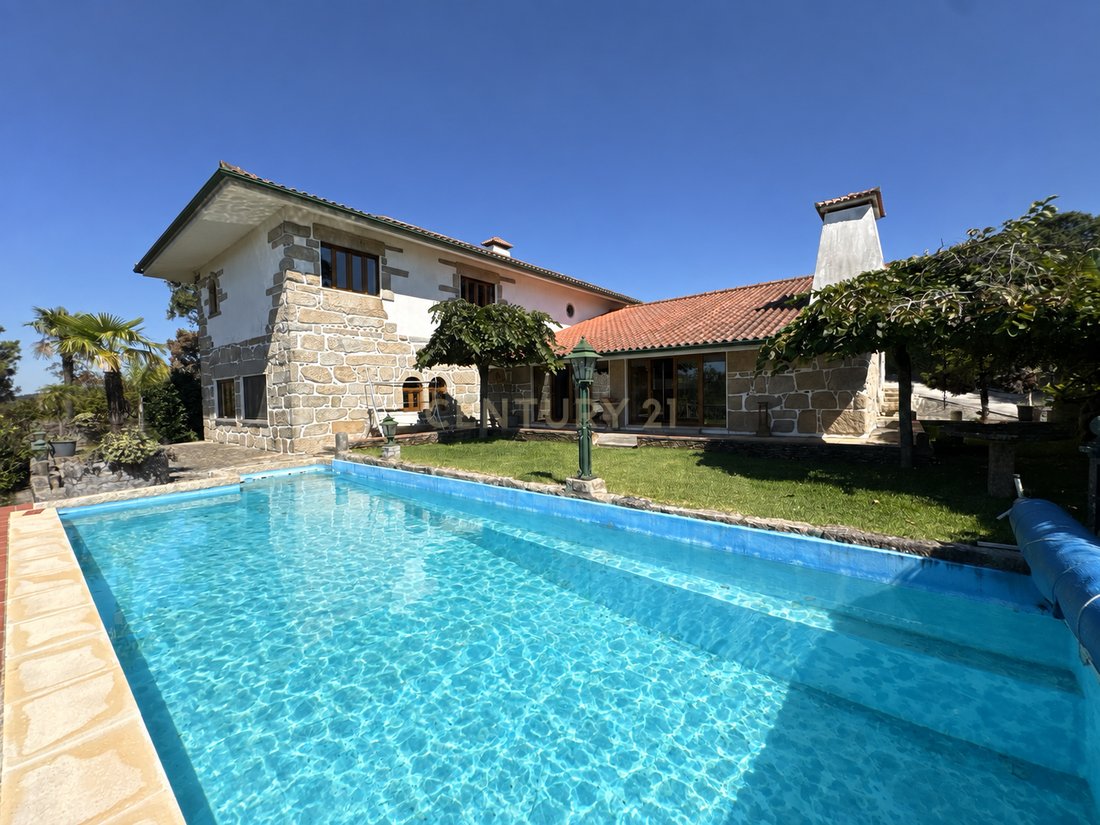 Villa in Guilhabreu, Porto District, Portugal 1 - 18850228