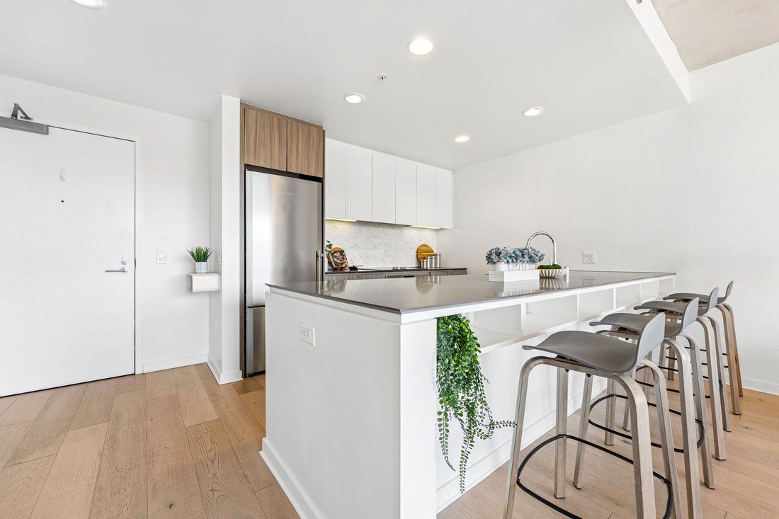Condo in San Francisco, California, United States 5 - 18849258