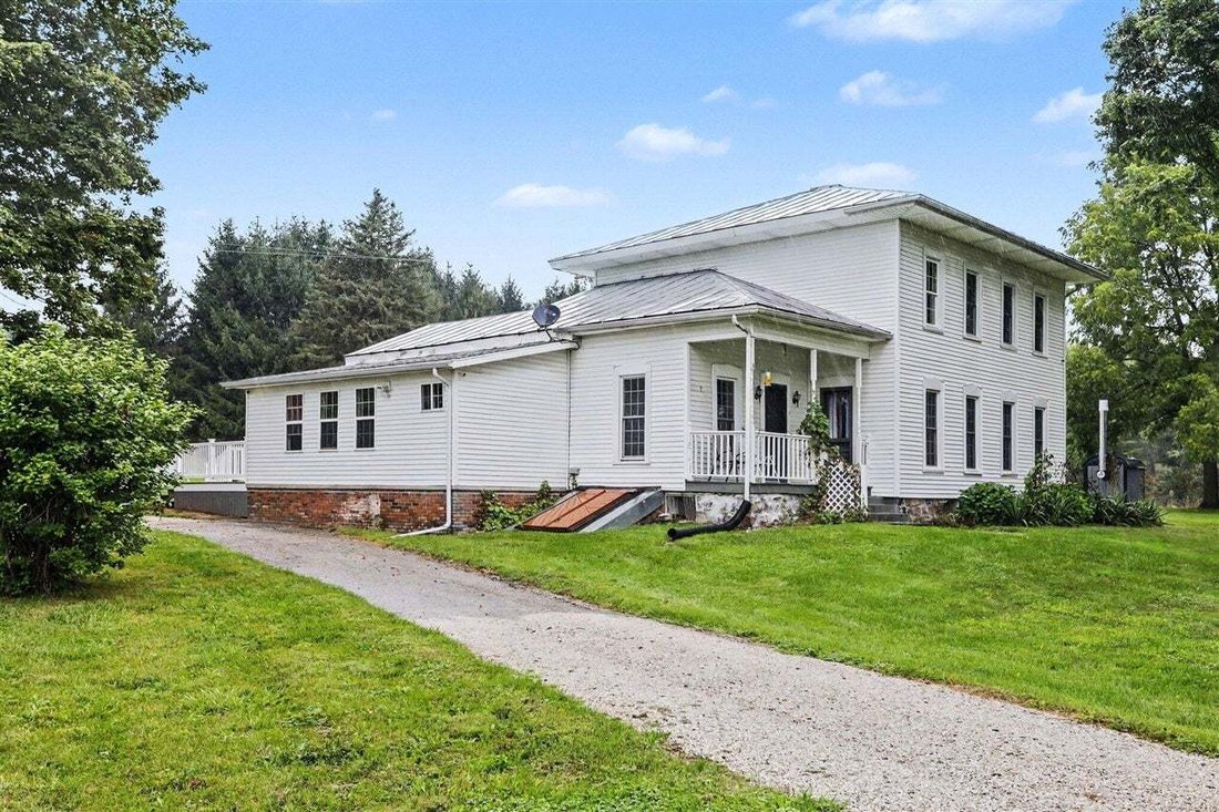 House in Bellevue, Michigan, United States 4 - 18846519