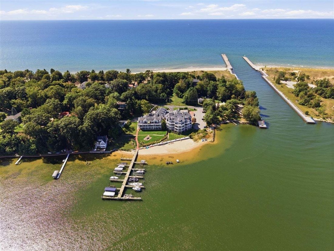 Condo in Whitehall, Michigan, United States 4 - 18795045