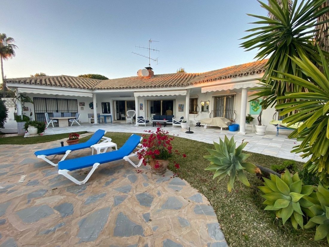 Villa a Elviria-Cabopino, Marbella, Spagna 2 - 18862493