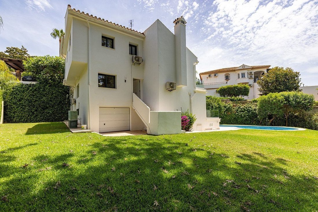 Villa in Elviria-Cabopino, Marbella, Spanien 2 - 18859078