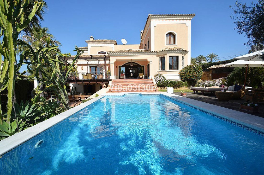Villa à Puerto Banús, Marbella, Espagne 1 - 18861644