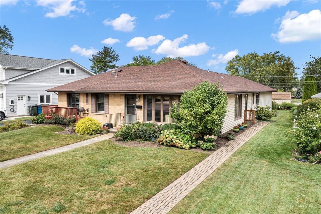 House in Mount Prospect, Illinois, United States 3 - 18850391