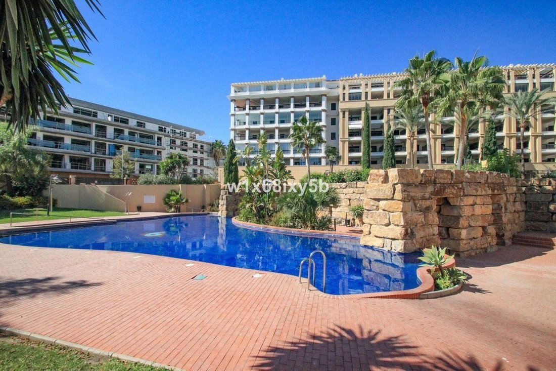 Apartment in San Pedro de Alcantara, Andalusia, Spain 1 - 18856970