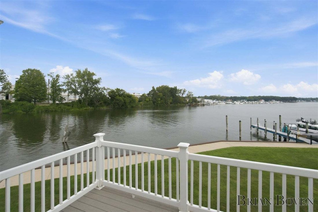 Condo in Fruitport Charter Township, Michigan, United States 2 - 18846446