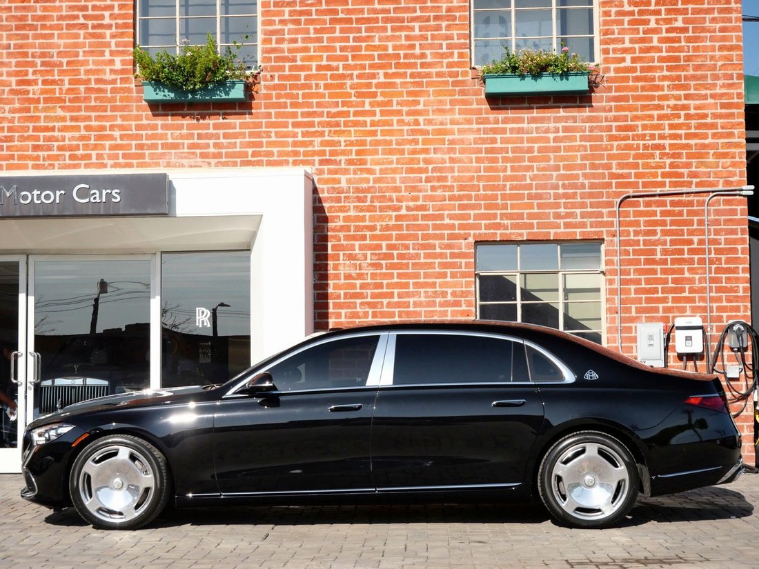Sedan in Beverly Hills, CA, United States 4 - 18850300