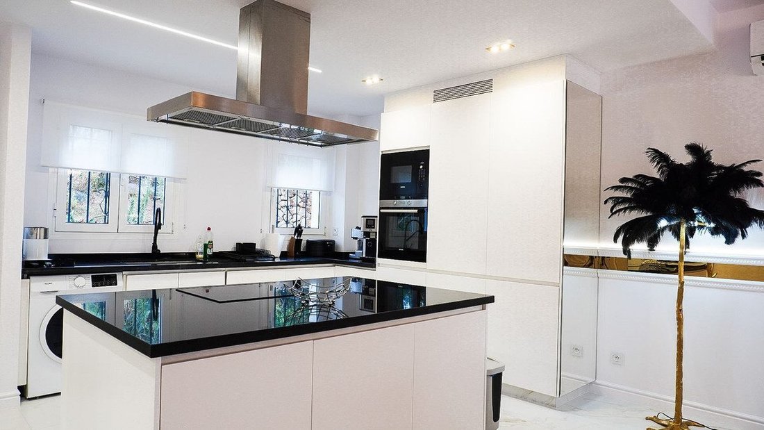 Apartment in Puerto Banus, Marbella, Spain 3 - 18858756