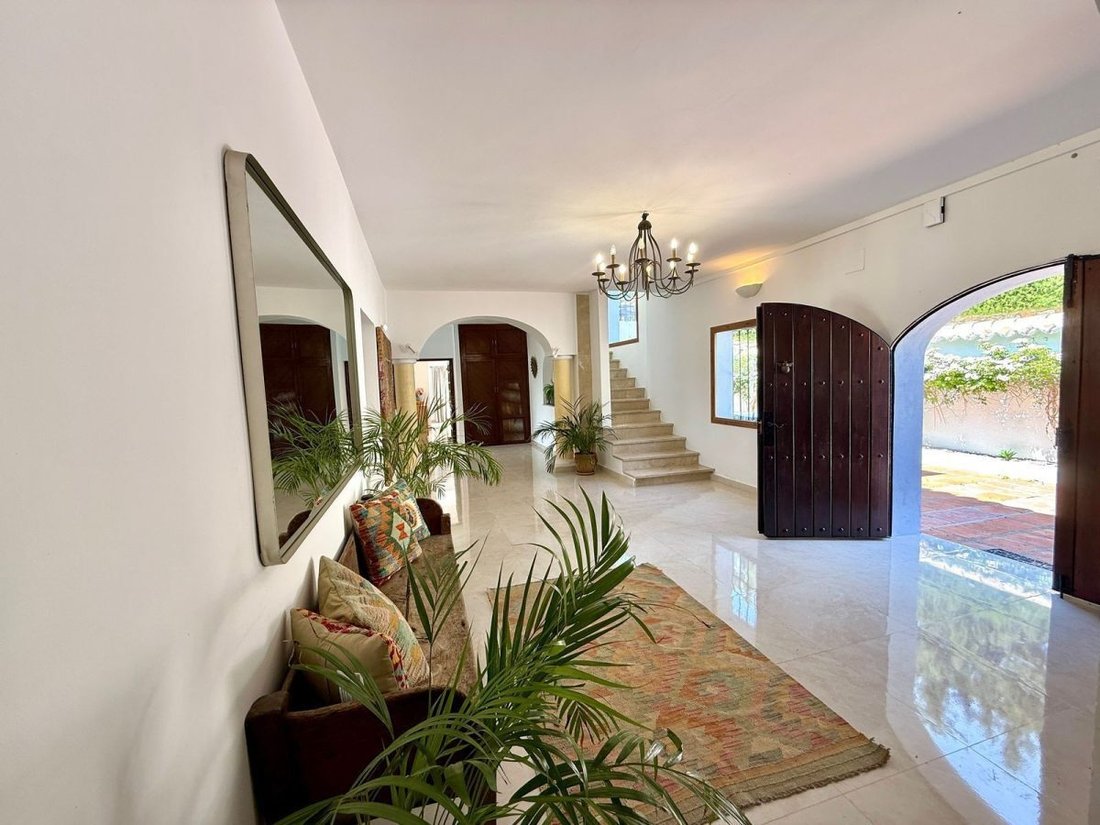 Villa in Guadalmina Alta, San Pedro de Alcantara, Spain 4 - 18857565