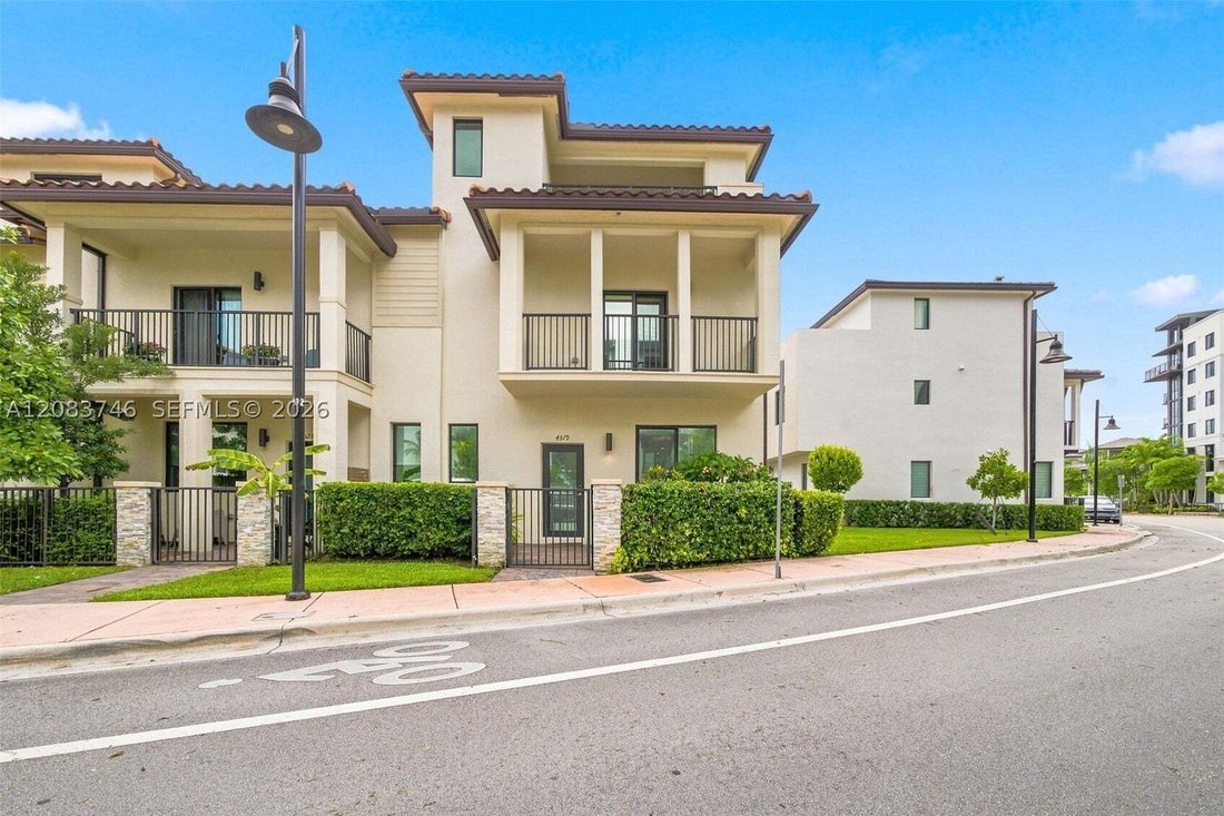 Townhouse en Miami Springs, Florida, Estados Unidos 1 - 18854627