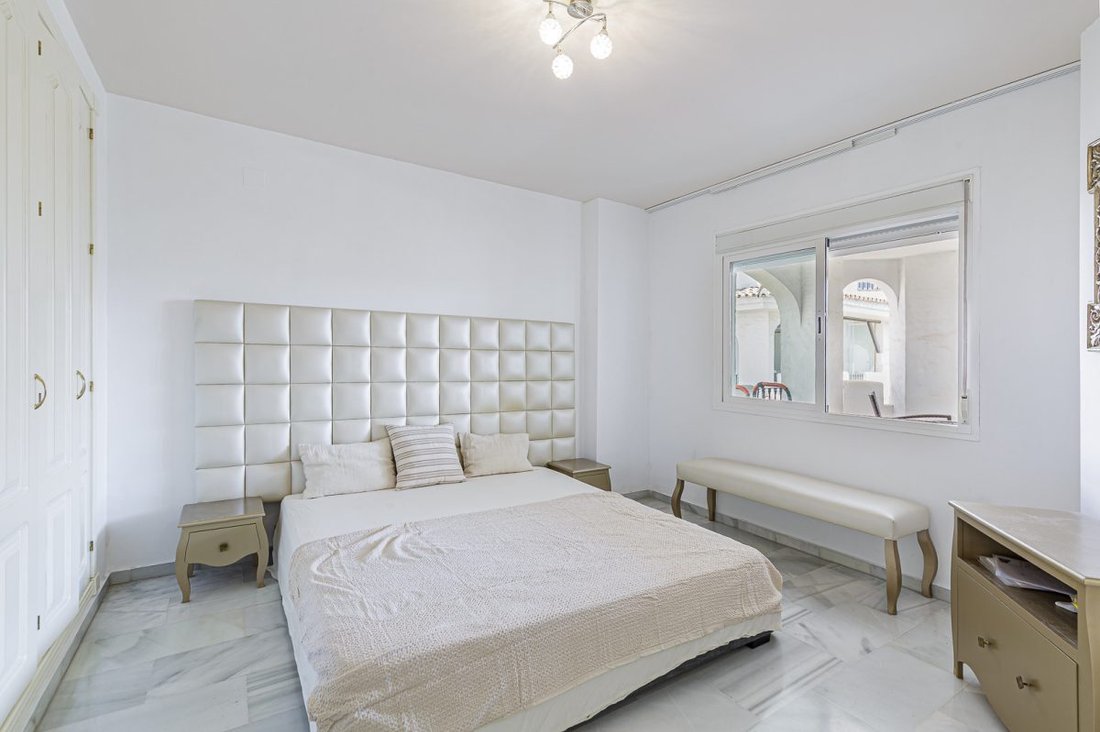 Apartment in Puerto Banus, Marbella, Spain 5 - 18859087