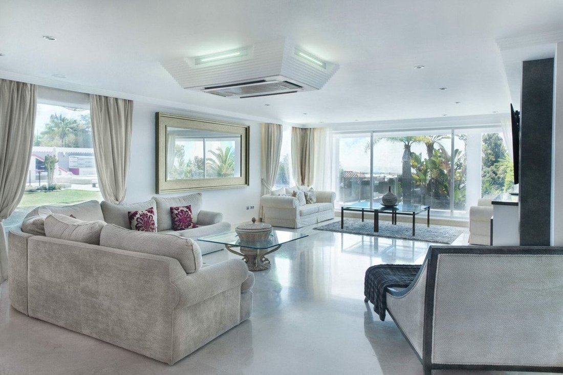 Villa in Elviria-Cabopino, Marbella, Spain 3 - 18859802
