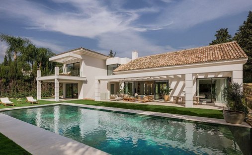 Villa in Estepona, Andalusia, Spain 1