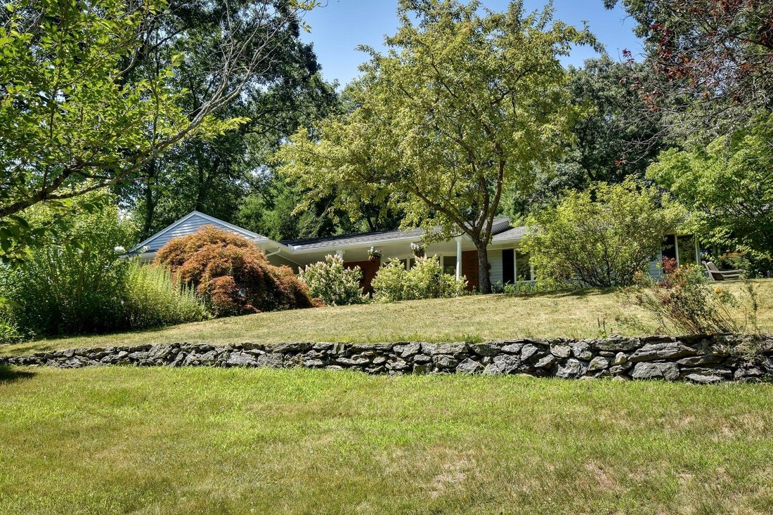 House in Wayland, Massachusetts, United States 2 - 18849233