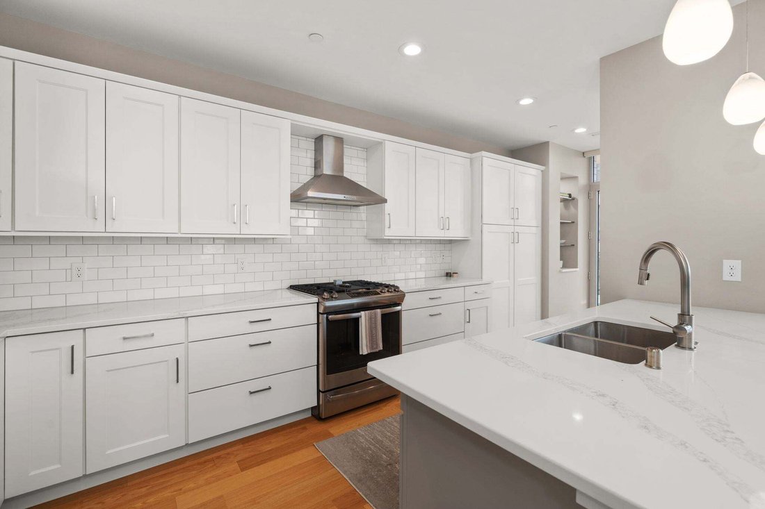 Condo in Madison, Wisconsin, United States 5 - 18832194