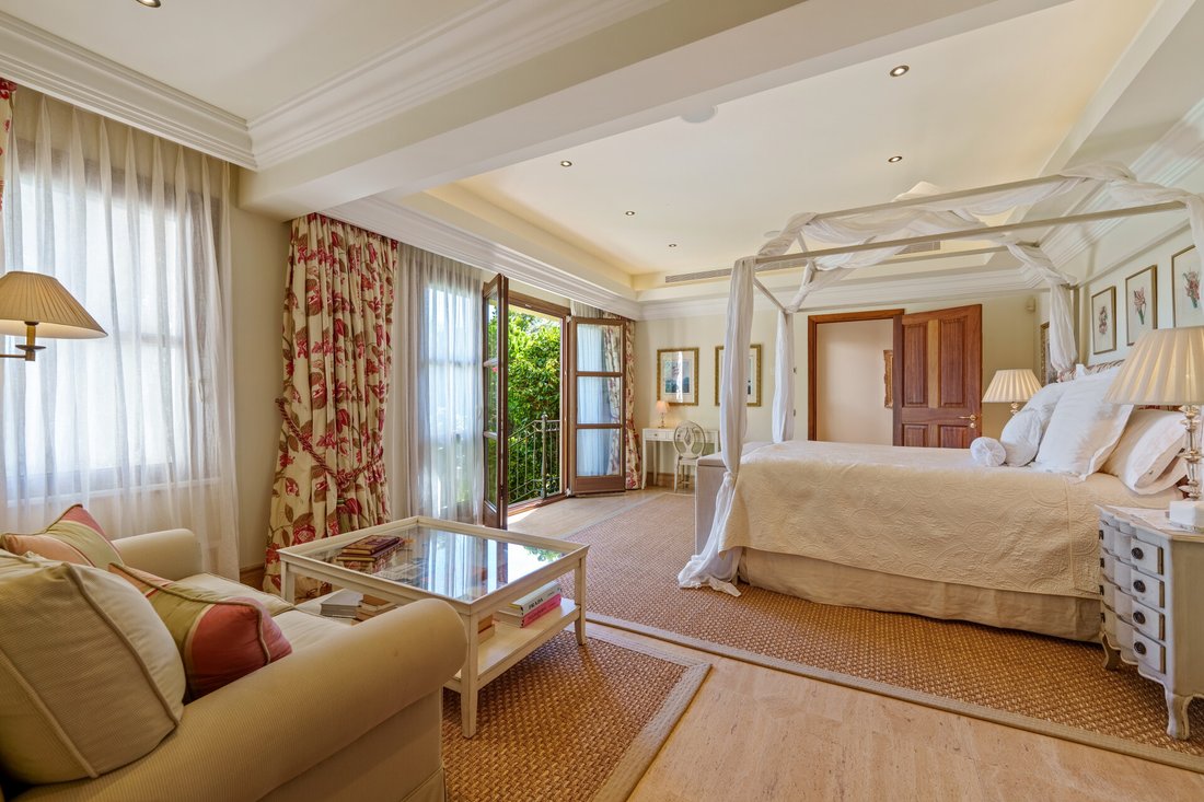 Villa in Marbella, Andalusia, Spain 3 - 18855068