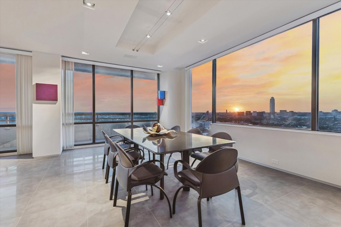 Condo in Houston, Texas, United States 4 - 18849255