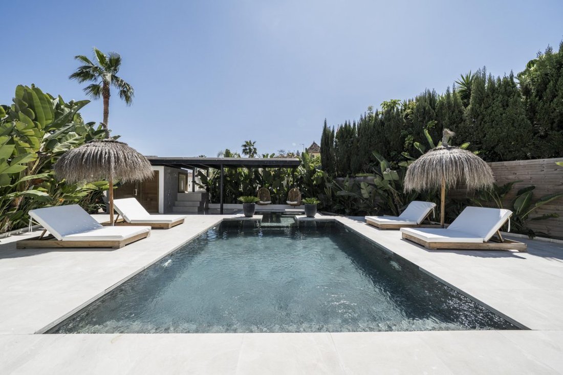 Villa en Playa Puerto Banús, Marbella, España 4 - 18859712