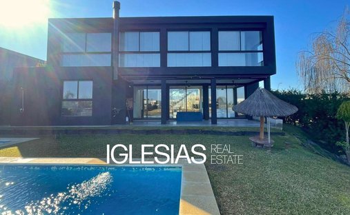 House in Belén de Escobar, Buenos Aires Province, Argentina 1