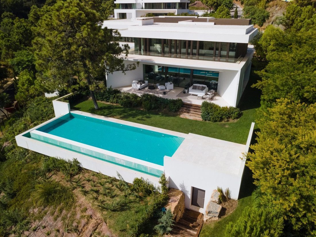 Villa in Benahavis, Andalusia, Spain 1 - 18859540