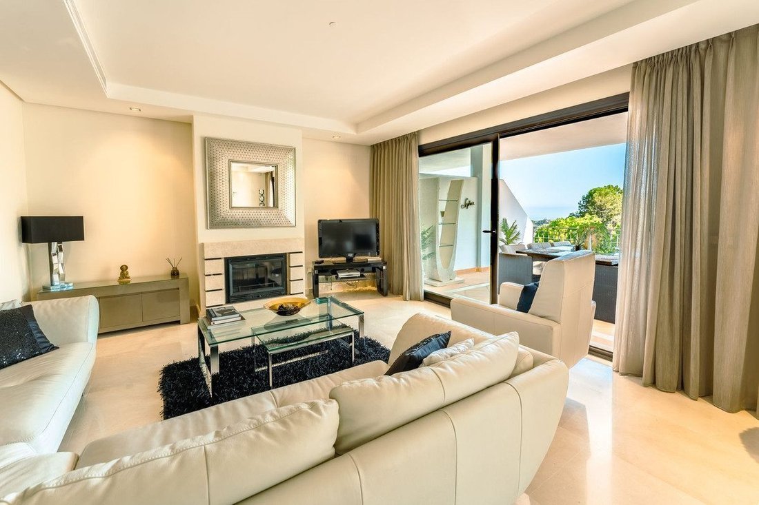 Apartment in La Quinta, Benahavis, Andalusia 3 - 18856474