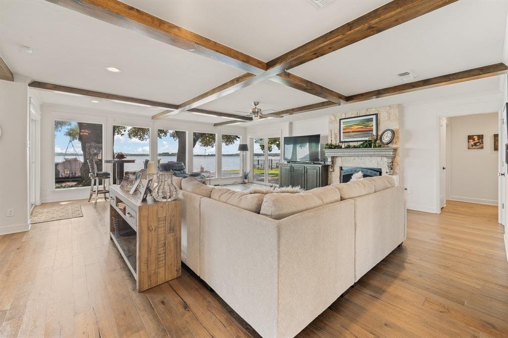 House in Granbury, Texas, United States 3 - 18846942