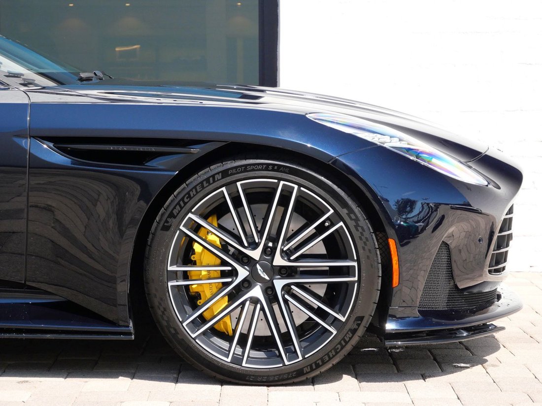 Coupe in Beverly Hills, CA, United States 4 - 18850291