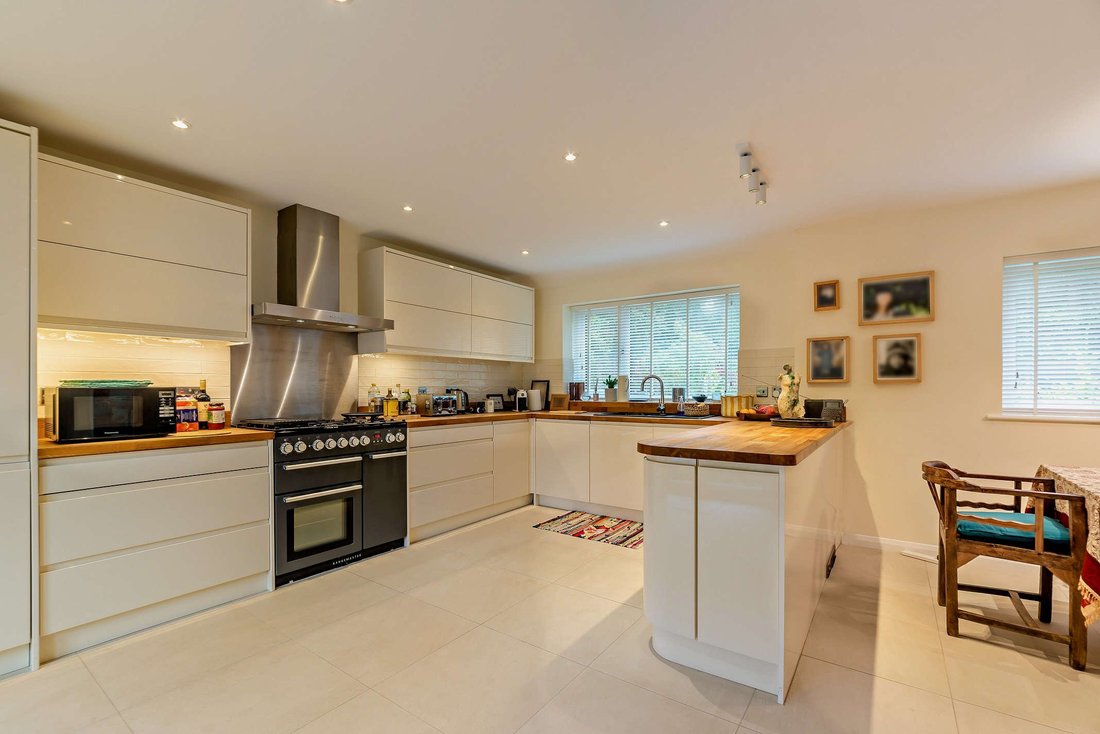 Bungalow en Guildford, Inglaterra 5 - 18236998