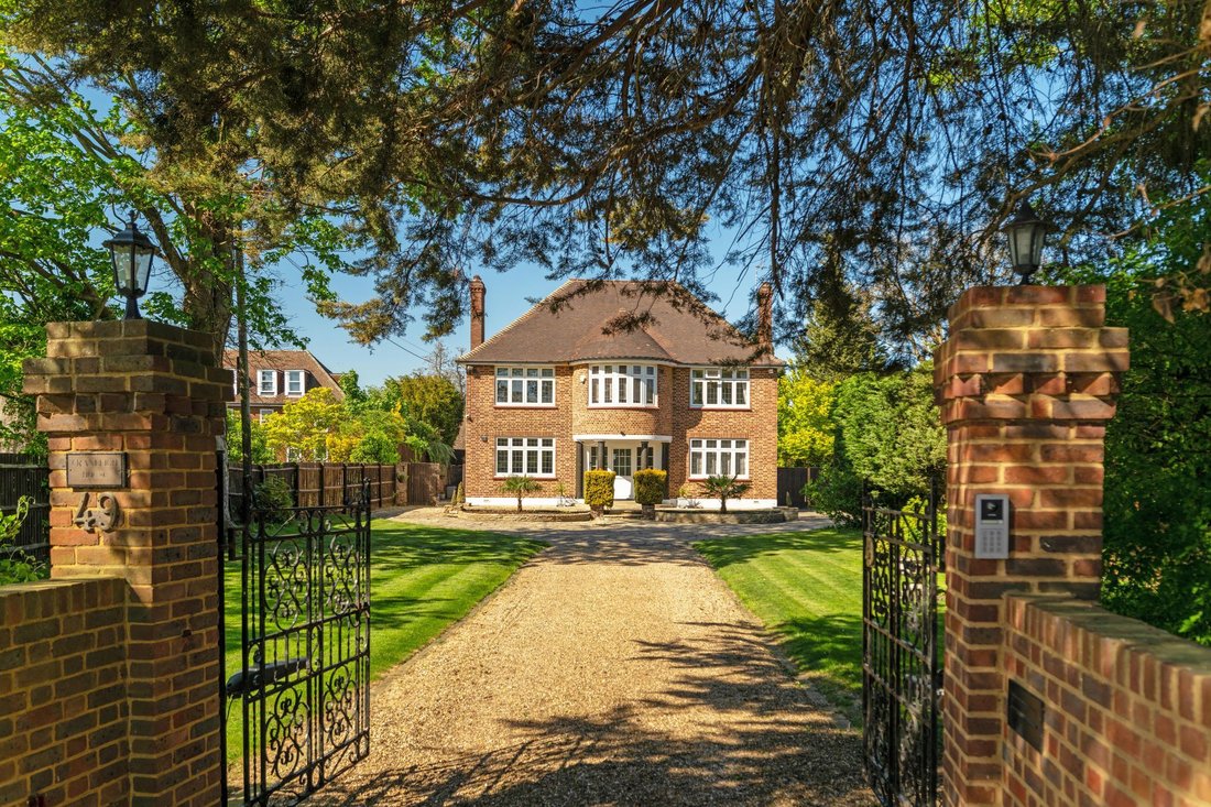 House in Datchet, England 1 - 18845529