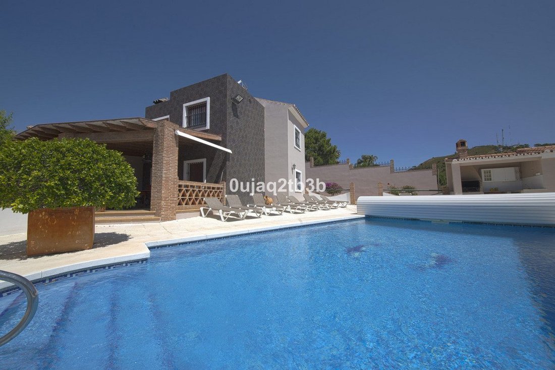 Villa in Estepona, Andalusien, Spanien 2 - 18862726
