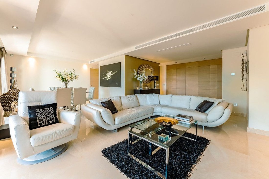 Apartment in La Quinta, Benahavis, Andalusia 5 - 18856474