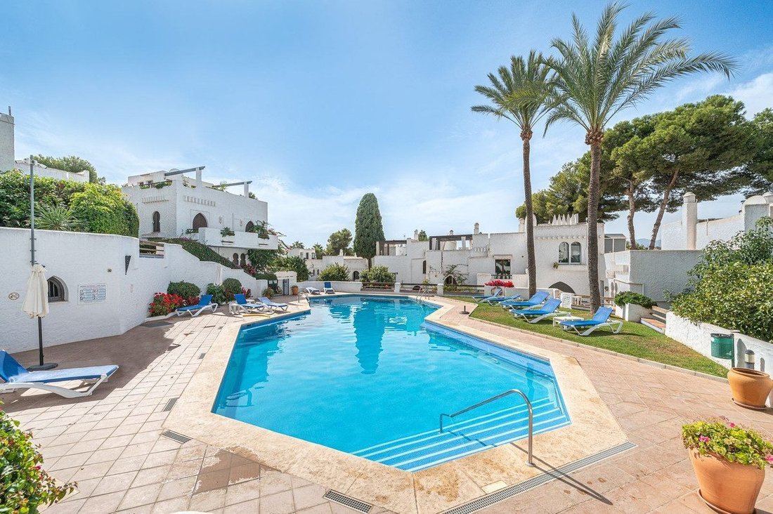 Stadthaus in Nueva Andalucía, Marbella, Spanien 1 - 18857250
