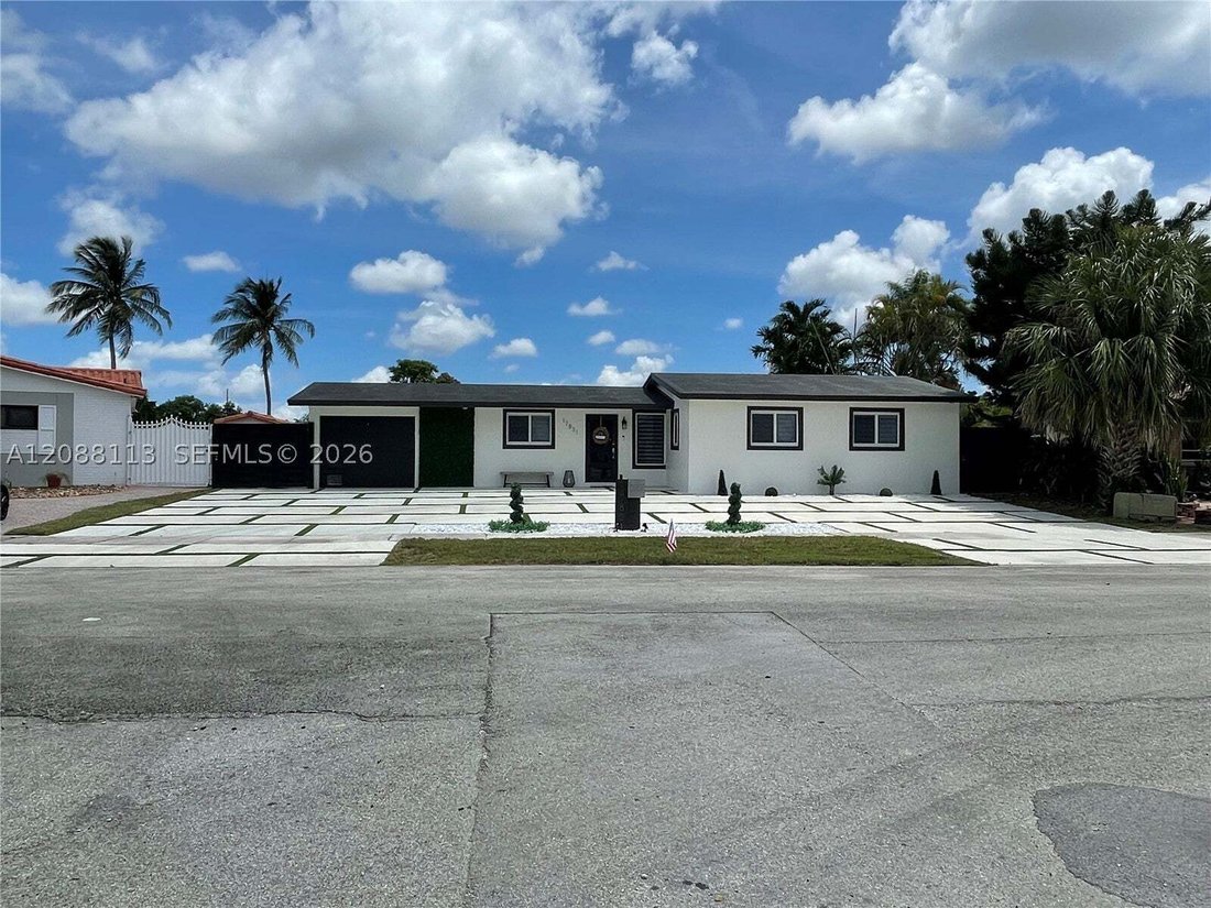House in Hialeah, Florida, United States 3 - 18853070