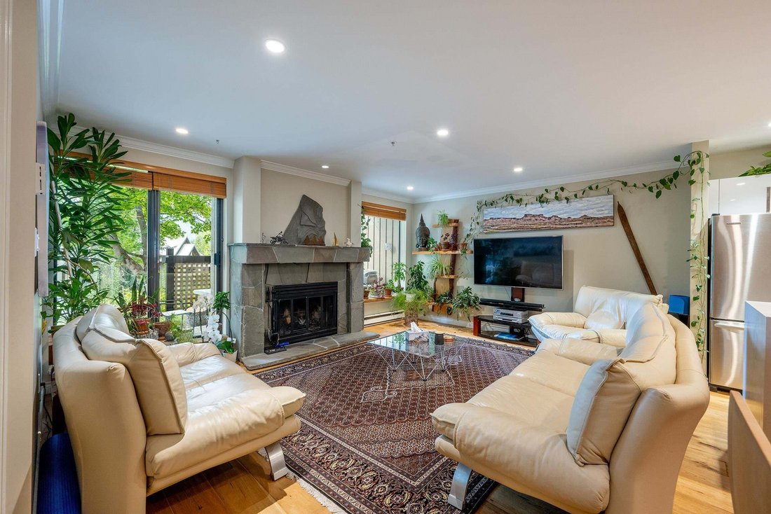 Townhouse in Whistler, British Columbia, Canada 2 - 18853466
