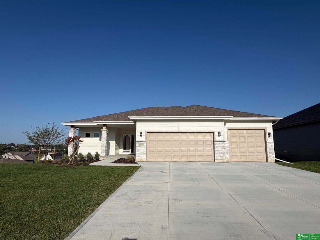 House in Bennington, Nebraska, United States 1 - 15947546