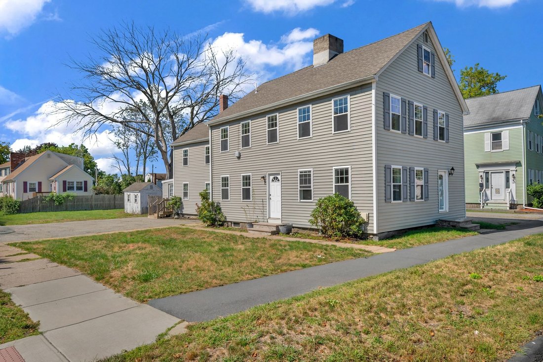 House in Danvers, Massachusetts, United States 1 - 18849221